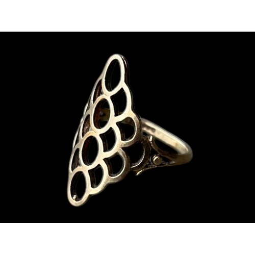 625 - A 9ct GOLD OPENWORK RING SIZE M/N