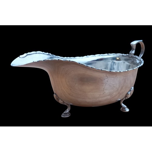 698 - A CHESTER SILVER SAUCE BOAT 90.2G