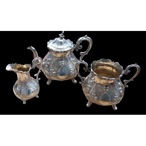 740 - VICTORIAN SHEFFIELD SILVER ORNATE 3 PIECE SERVICE 1695g