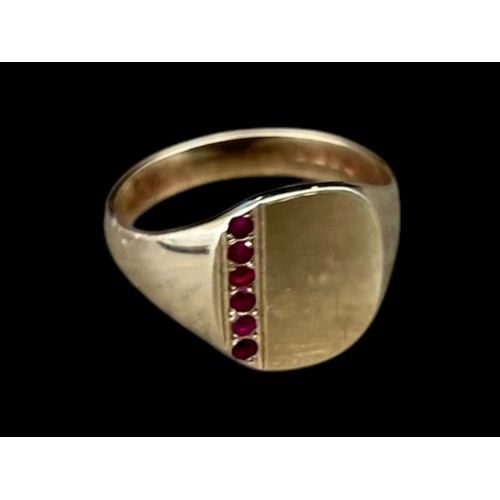 688 - A GENTS 9ct GOLD RING SET WITH 6 RUBIES size U