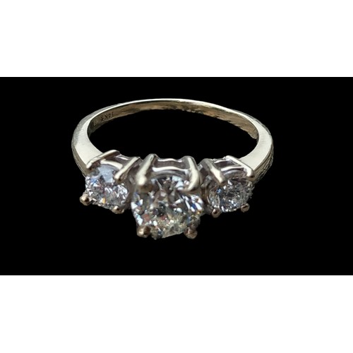 706 - A BEAUTIFUL 14CT 3 DIAMOND RING CENTRE DIAMOND 1.25CT TWO SIDE DIAMONDS 0.70CT (1.95CT TOTAL) EACH S... 