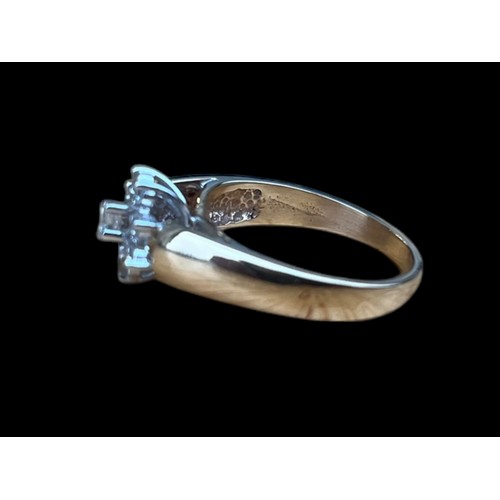 633 - A 14K DIAMOND RING 4.2G