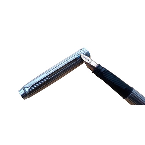 731A - A SILVER PARKER FOUNTAIN PEN