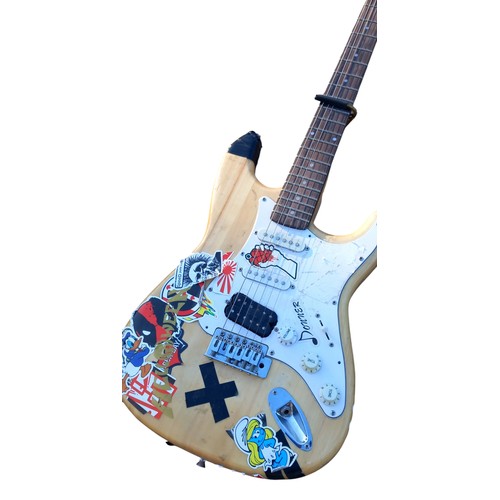 65 - ELECTRIC GUITAR