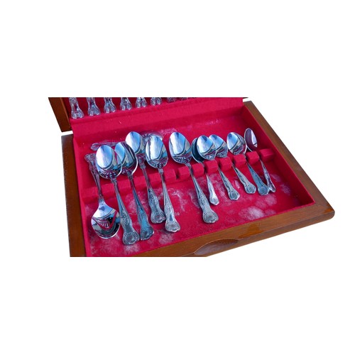 68 - A 24 PIECE CRESTED CANTEEN OF CUTLERY