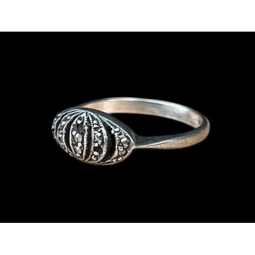 231 - A VINTAGE MARCASITE SILVER RING