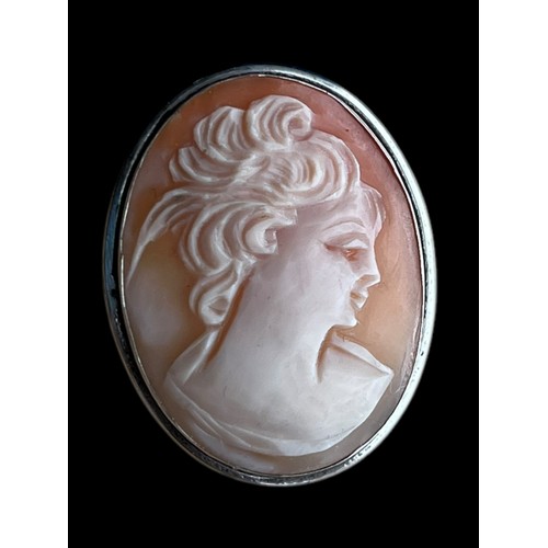 267 - A SILVER CAMEO BROOCH