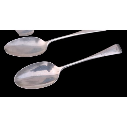 590 - A SET OF 5 SILVER TEASPOONS 100grm