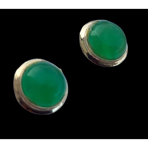 606 - A PAIR OF ROUND JADE EARRINGS WITH GOLD SURROUND 8MM DIA STEM FITTING MADE IN 14K GOLD 1.06G