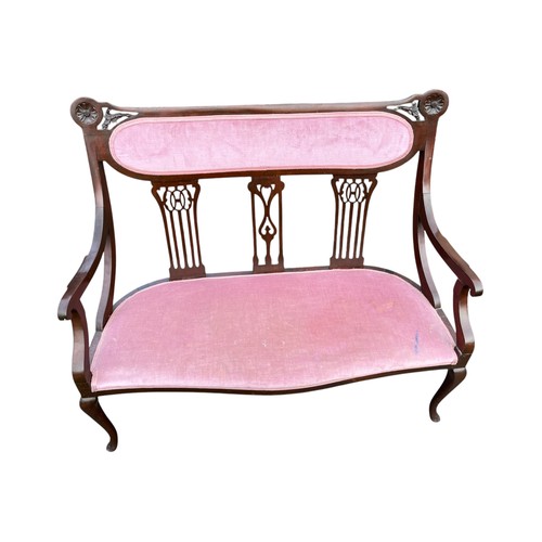 440 - A VICTORIAN MAHOGANY PARLOUR 2 SEATTER