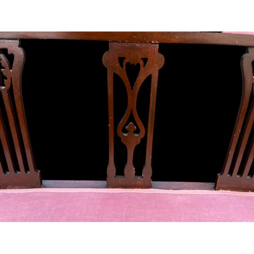 440 - A VICTORIAN MAHOGANY PARLOUR 2 SEATTER