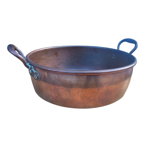 721 - A LARGE DOUBLE HANDLED COPPER PAN