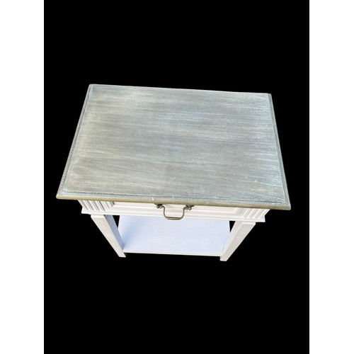 723 - A NEW GREY AND WASHED SINGLE DRAWER SIDE/LAMP TABLE