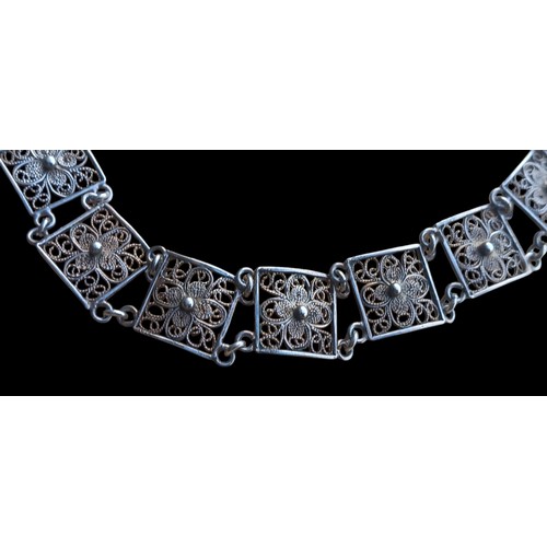 518 - A BEAUTIFUL OPENWORK MULTI PANEL SILVER BRACELET