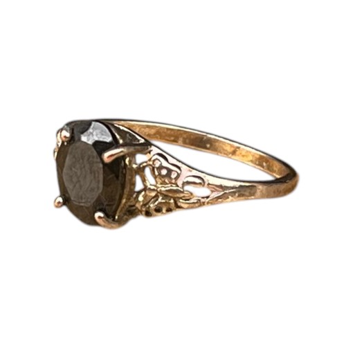 557 - AN ORNATE SILVER JET SET RING