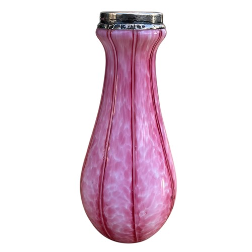 660 - A STUNNING ART GLASS PINK VASE WITH A SILVER RIM