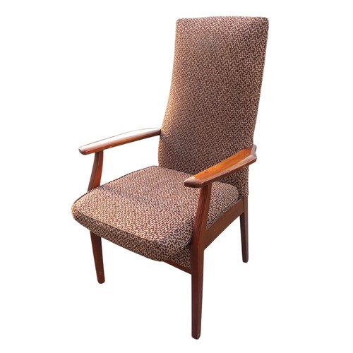 40 - A MAHOGANY PARKER KNOLL ARMCHAIR