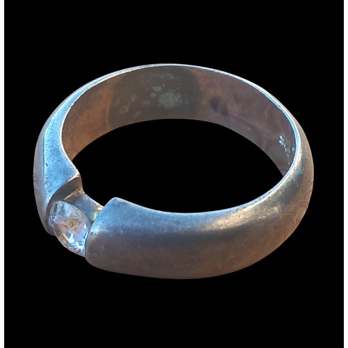 188 - CHUNKY SILVER SOLIATIRE RING