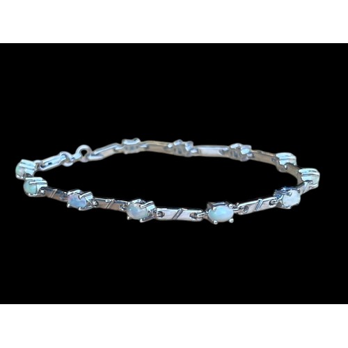 202 - A 925 SILVER LINE BRACELET