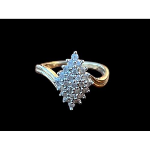 521 - A BEAUTIFUL 0.5ct DIAMOND AND    ct GOLD RING