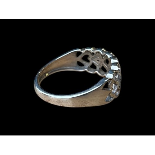 522 - A 9ct GOLD HEART DESIGN RING SIZE P/Q