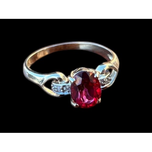 526 - A VERY NICE RUBY SET 9ct GOLD RING