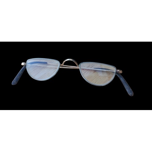 528 - A PAIR OF 14CT GOLD GLASSES IN CASE