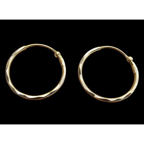 560 - A PAIR HOOP EARRINGS 3CM DIA DIAMOND CUT HOOP EARRINGS MADE IN 22CT FFOLD WEIGHS 2.80G