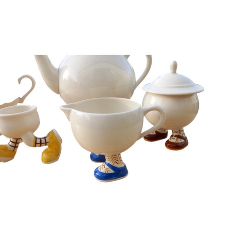 603 - A QUIRKY 5 PIECE SERVICE BY CARLTONWARE