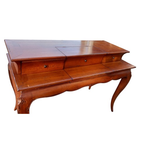 622 - A BEAUTIFUL WALNUT 3 DRAWER DESK IN FRENCH STYLE WITH LIFT LID COMPARTMENT