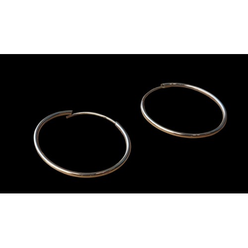 270A - A PAIR OF 9ct GOLD FINE HOOP (2cm) EARRINGS