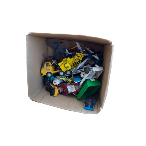 355 - BOX OF DIE CAST TOYS TO INCLUDE CORGI AND MATCHBOX