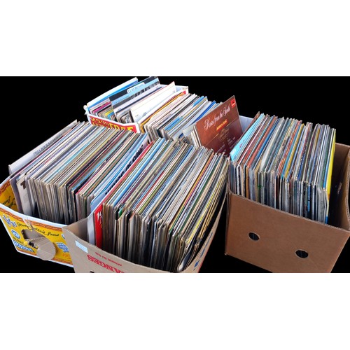 400A - A LARGE LOT OF MIXED LPs COUNTRY MUSIC ETC