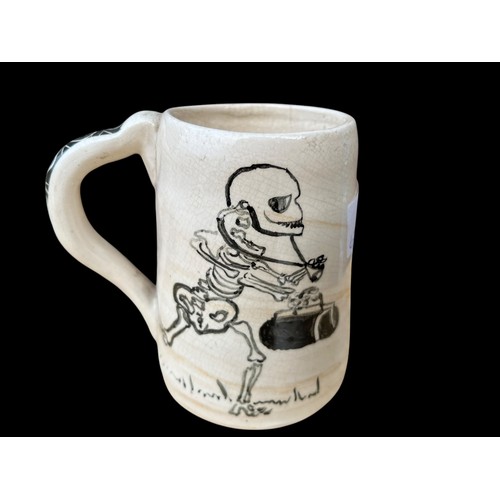 7 - 2 NOVELTY MEDICAL MUGS & AN ANTIQUE PLATED TANKARD WITH A WOODEN BASE