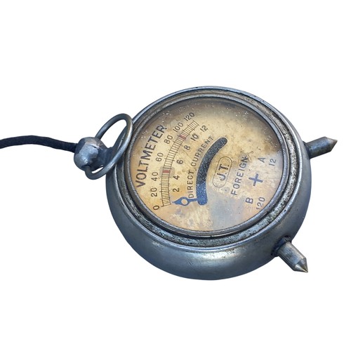 264 - A VINTAGE POCKET VOLTMETER