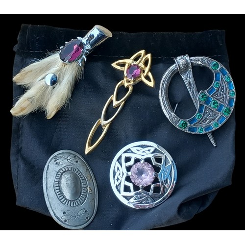 235 - 5 QUALITY CELTIC THEMED BROOCH