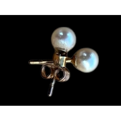 281 - 9ct GOLD PEARL SET EARRINGS