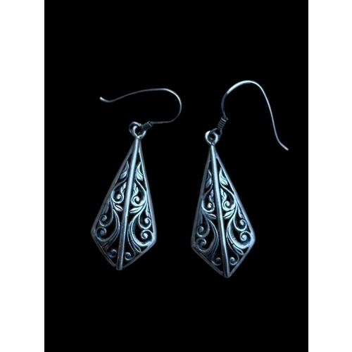 201 - A STUNNING PAIR LARGE KITE SHAPED OPENWORK EARRINGS