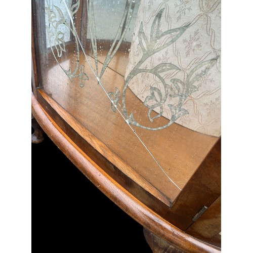 91 - CHINA CABINET (GLASS CRACKED)