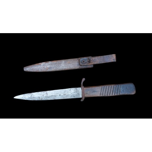 183 - A GERMAN DUISBURG TRENCH KNIFE