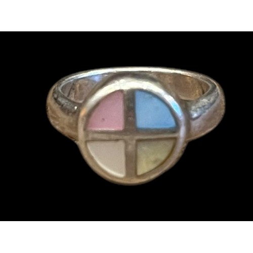 209 - A NICE CHUNKY SILVER RINGS WITH MULTI COLOURED MOTHER OF PEARL