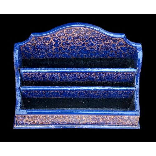 317 - A BEAUTIFULL DECORATIVE BLUE AND GILT PAINTED LETTER RACK 8x7