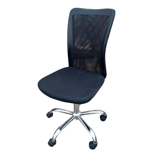 343 - AN OFFICE DESK CHAIR