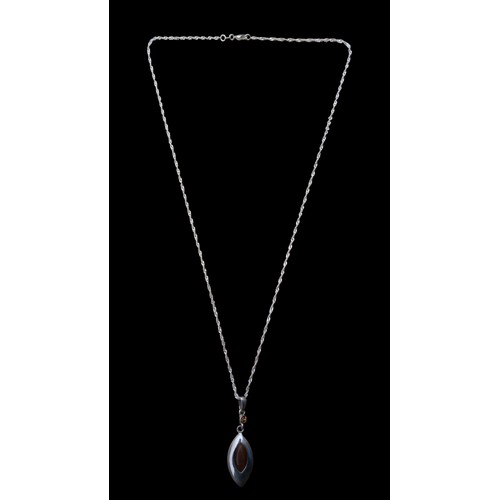 251 - A SILVER TEAR DROP ON FANCY LINK SILVER CHAIN