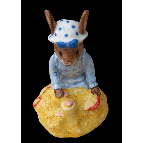 405A - A ROYAL DOULTON BUNNYKINS FIGURE SEASIDE