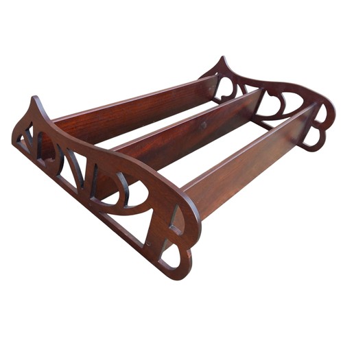 124 - A STUNNING ART NOUVEAU STYLE HANGING BRACKET IN ANTIQUE MAHOGANY 22X16