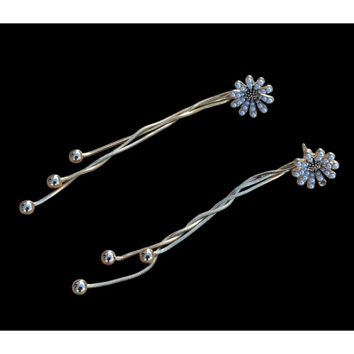 155 - A PAIR OF UNIQUE SILVER GOLD PLATED DAISY EARRINGS WITH LONG DROPS SET WITH PEARLS