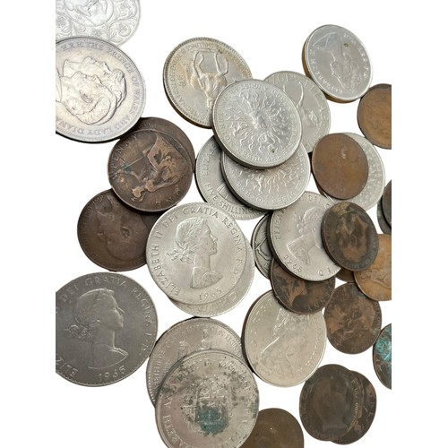 165 - A MIXED LOT OF COINS