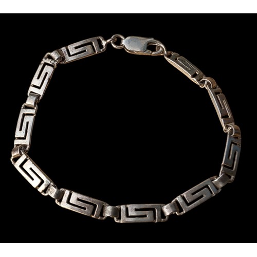 175 - A SILVER GREEK KEY BRACELET