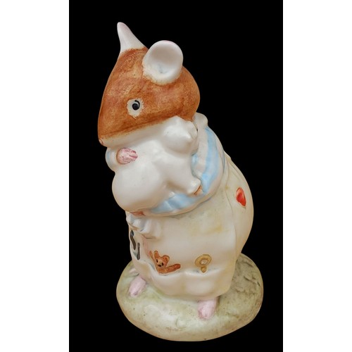 179 - A ROYAL DOULTON DUSTY AND BABY A ROYAL DOULTON MR APPLE FROM THE BRAMBLY HEDGE COLLECTION 4,5